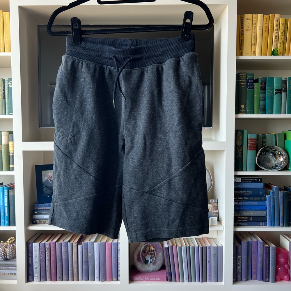 Under Armour Shorts Dark Gray M